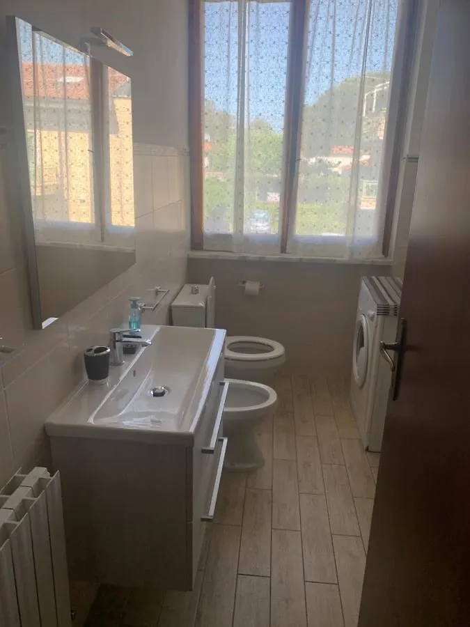 La Piscina Villa Marina di Massa 0*,