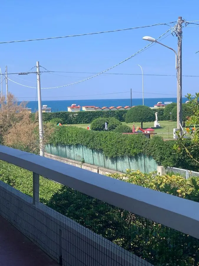La Piscina Villa Marina di Massa Italy